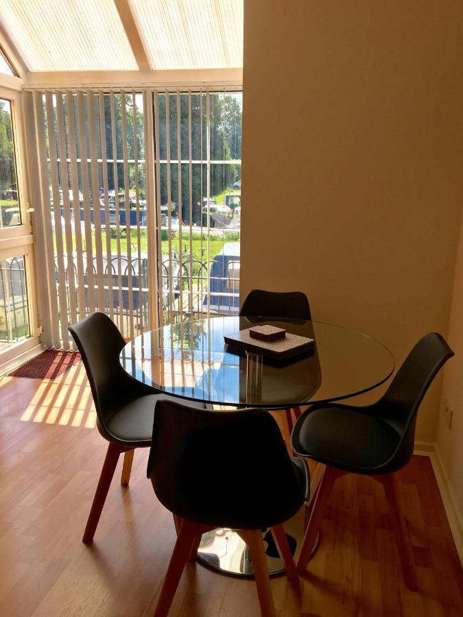 River Courtyard Apartment In The Heart Of Stneots Saint Neots Luaran gambar