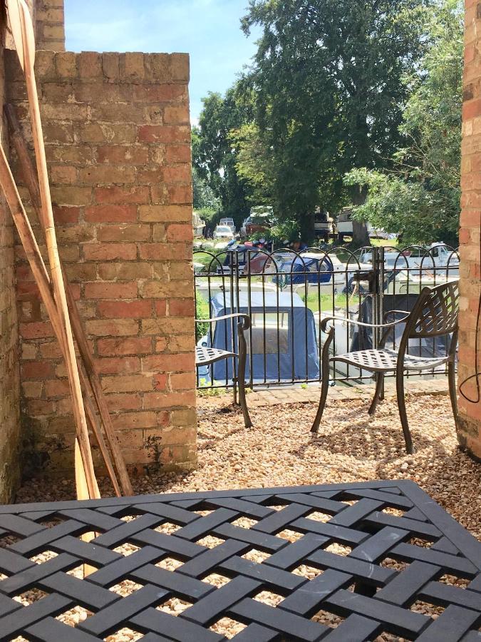 River Courtyard Apartment In The Heart Of Stneots Saint Neots Luaran gambar