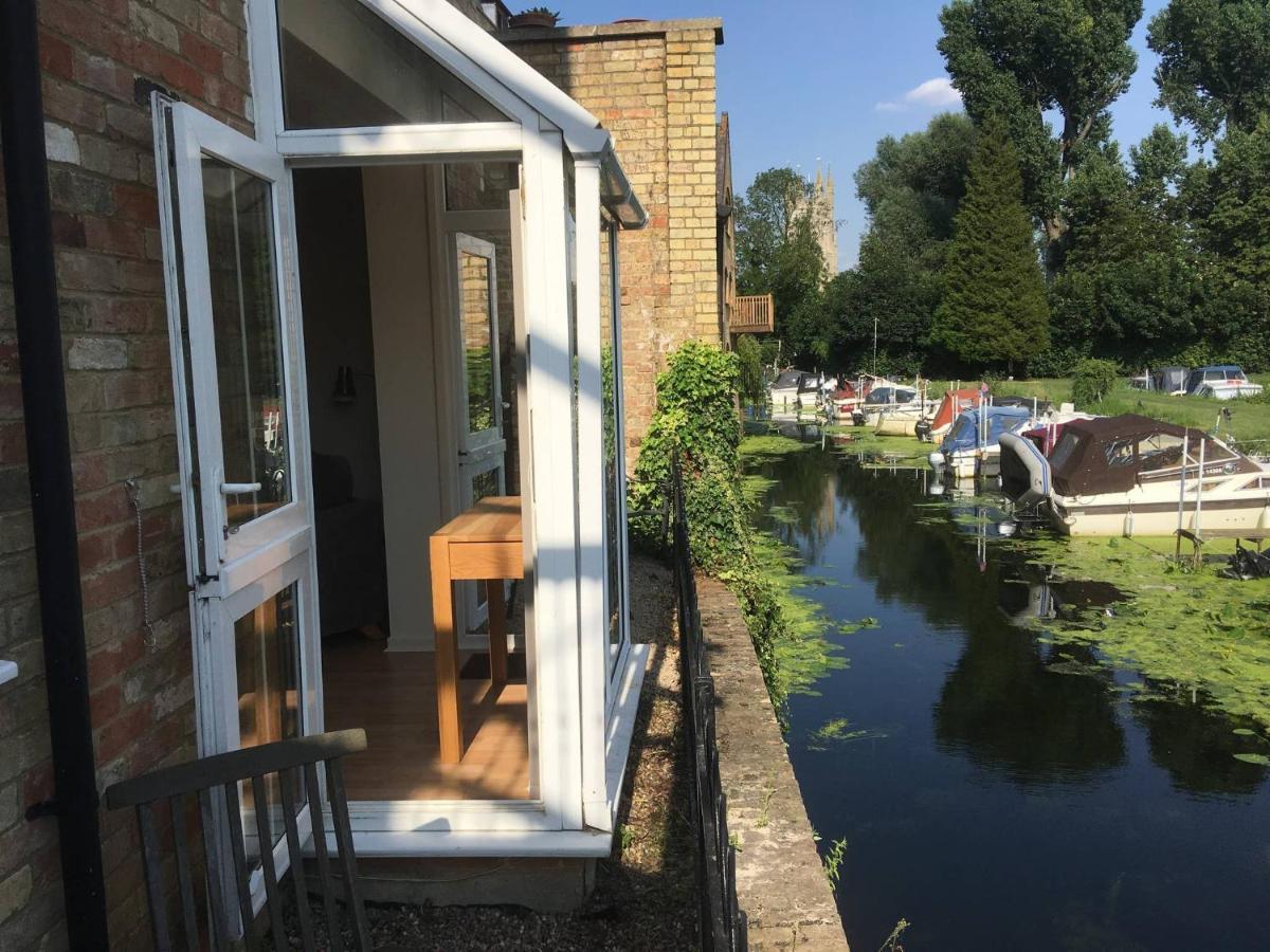 River Courtyard Apartment In The Heart Of Stneots Saint Neots Luaran gambar